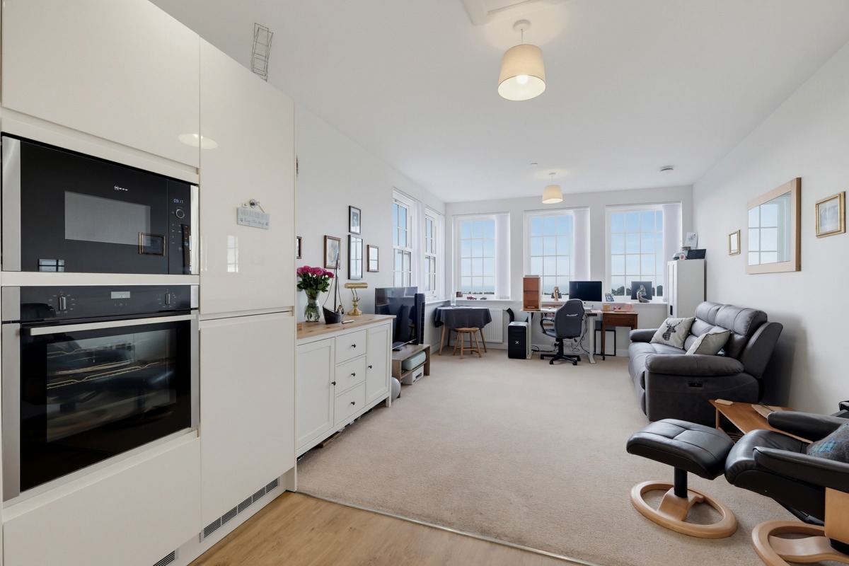 46 Langdale Court- 021.jpg