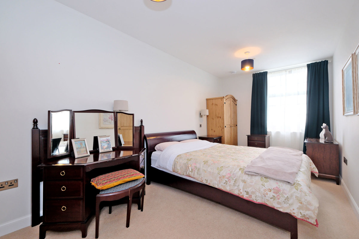 Landale Court 34 (25)6207